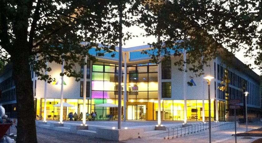 Book a cheap room in Jugendherberge Duisburg Sportpark